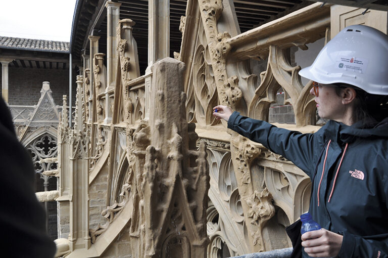 Visitas a las obras del claustro de la Catedral - Navarra
